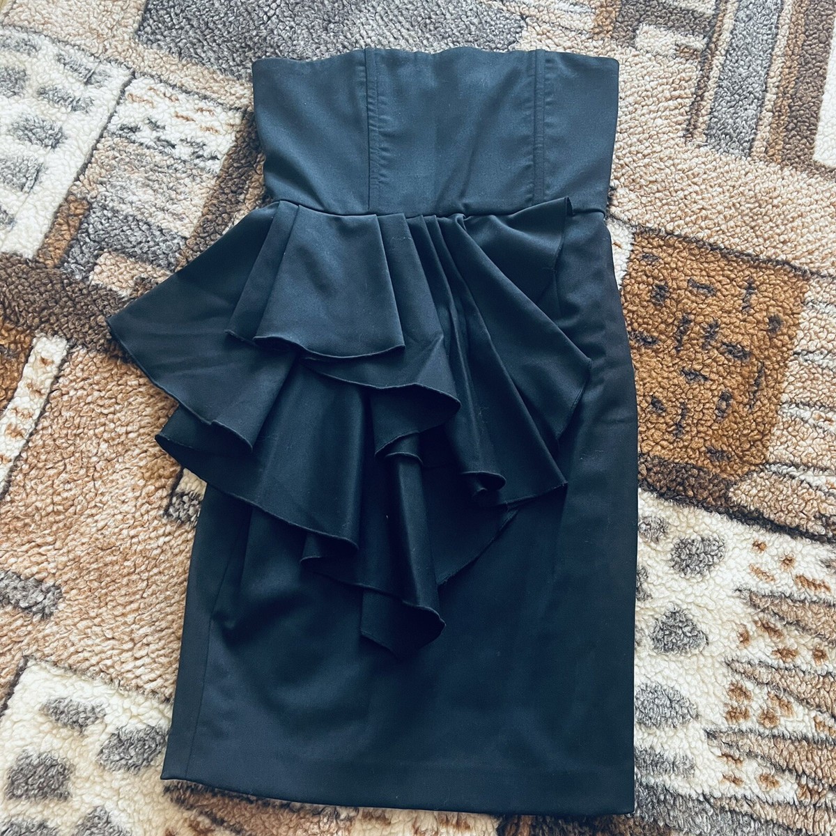 alice and olivia black peplum dress Alice + Olivia Black Asymmetric Strapless Peplum Dress Size 2 XS