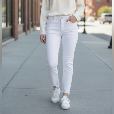 Sofia by Sofia Vergara Women's Crisp White Skinny Jeans size 6