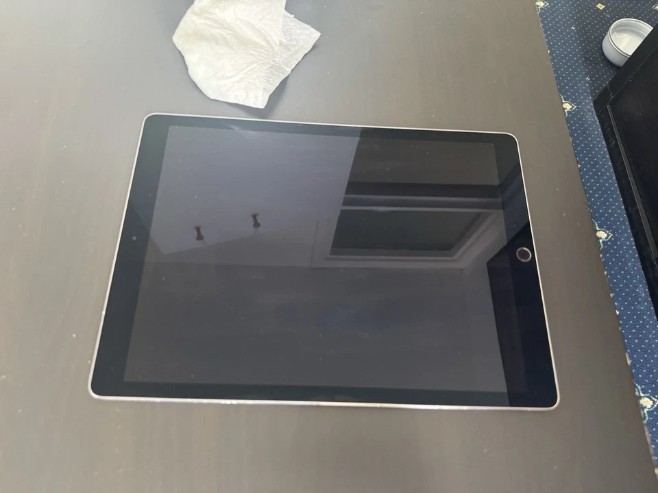 Apple iPad 12 · 64GB · Wi-Fi + Cellular, photo 3 of 3