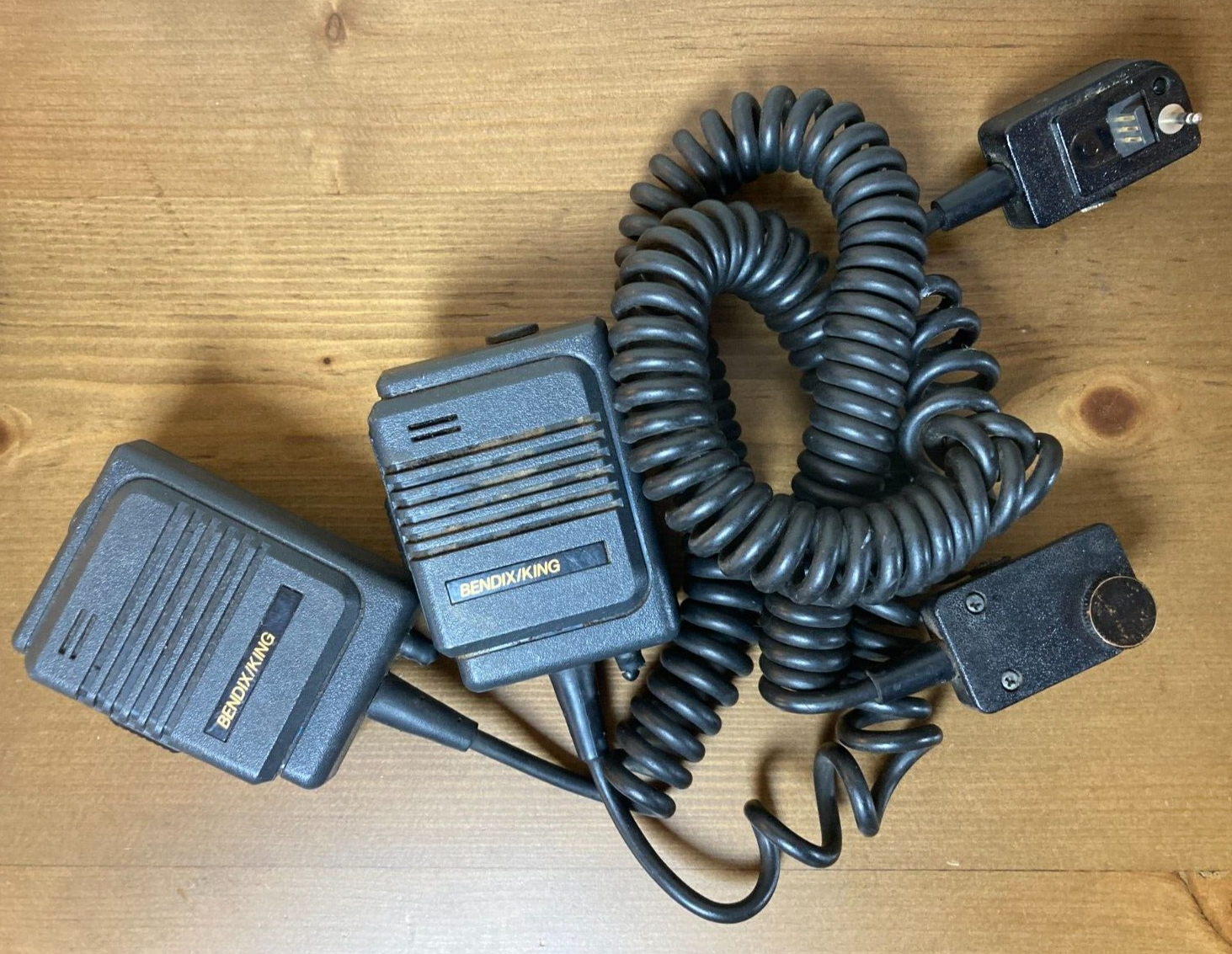 Lot of 2 PARTS REPAIR Bendix King Speaker Mic Microphone LAA0207