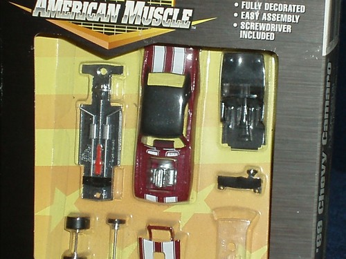 ERTL 1969 CHEVY CAMARO GASSER 1/64 ASSEMBLY MODEL KIT BURGANDY - Picture 4 of 8