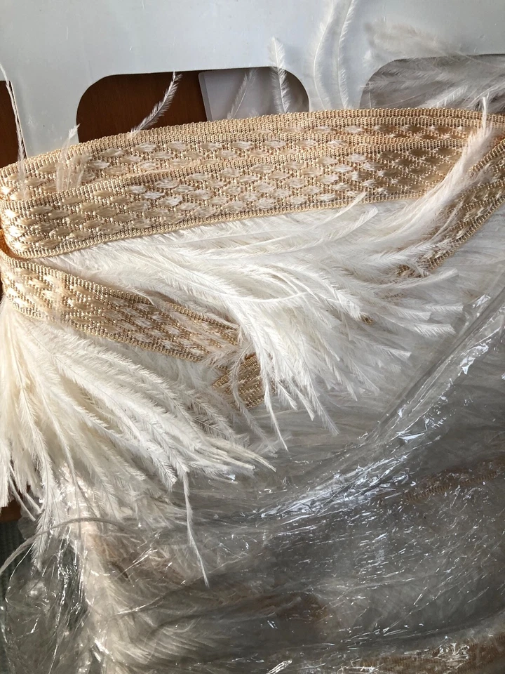 50 yards Kravet feathered fringe, rayon and polyester gimp with ostrich feathers - Imagem 4 de 4