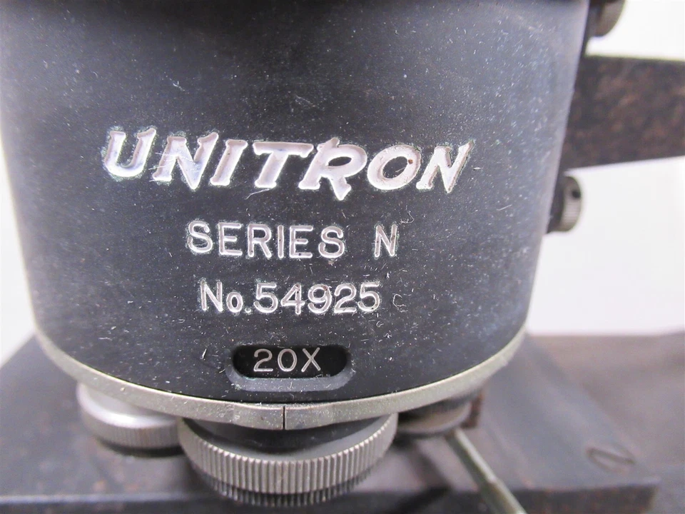 Microscopio de laboratorio metalúrgico de tungsteno y xenón Unitron serie N 54925 de colección  Foto 2 de 4