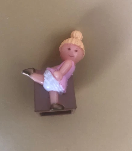 VINTAGE POLLY POCKET DOLL ROSIE LEARNS BALLET FIGURE RING TOP PIECE 1991 PP71