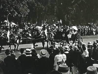 UA041 Positive Stereo Glass Plate BE circa 1910 Carriage Queen King Crowd
