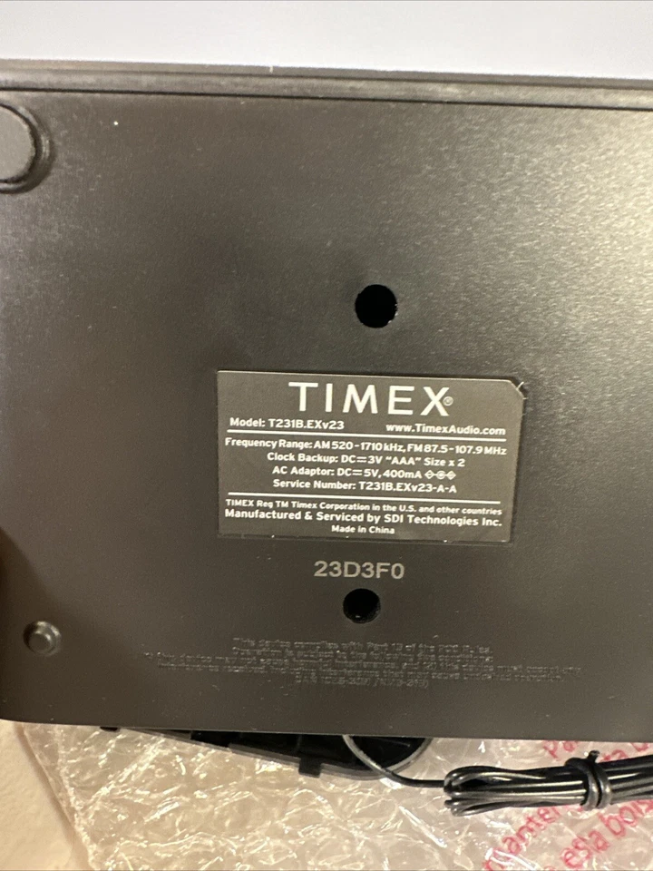 Timex T231G AM/FM Dual Alarm Clock Radio with 1.2-Inch Red Display and Line-In - Image 4 of 4