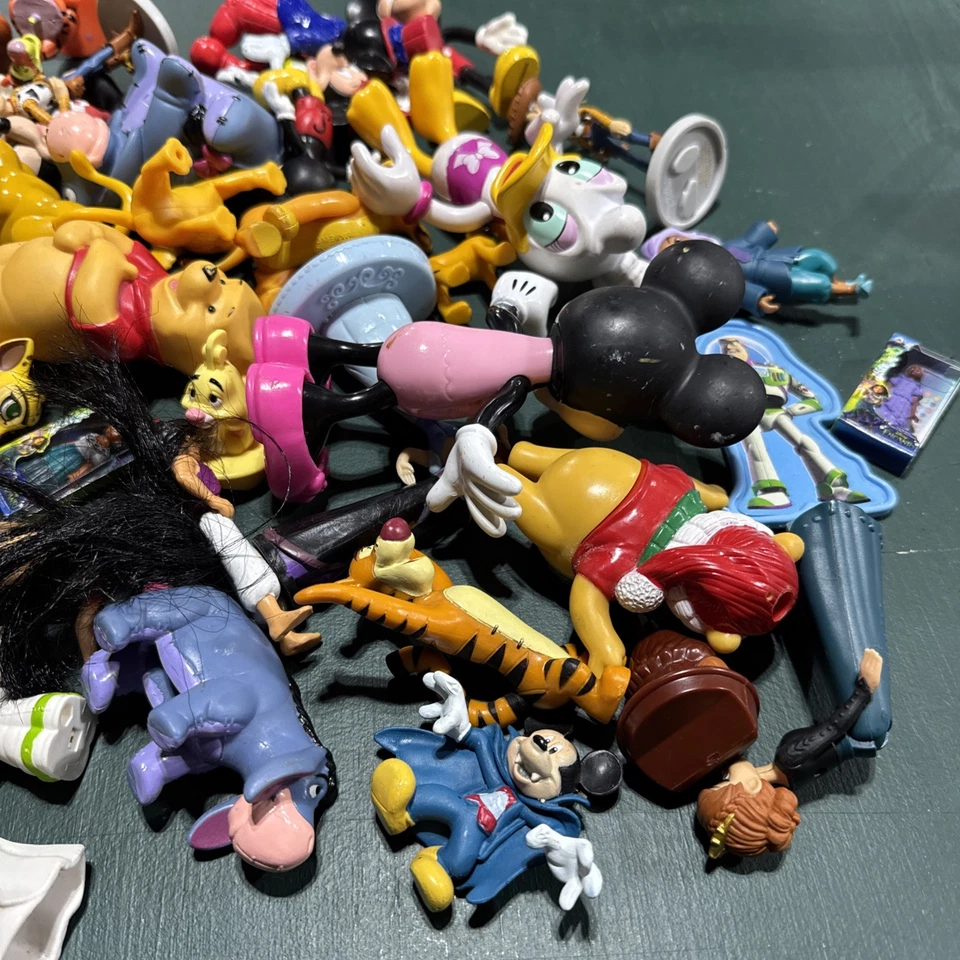 Lote de casi 4 libras de juguetes vintage de PVC de Disney: Don, Minnie, Pluto y más Foto 3 de 4