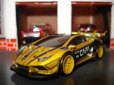 LAMBORGHINI HURACAN EDIZIONE LIMITATA 1/64 HW CERCHI E PNEUMATICI ORO METALLIZZATO