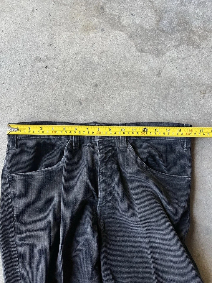 VTG Levi’s White Tag 80s-90s Bell Bottom Black Corduroy Pants 32/28 - Image 4 of 4