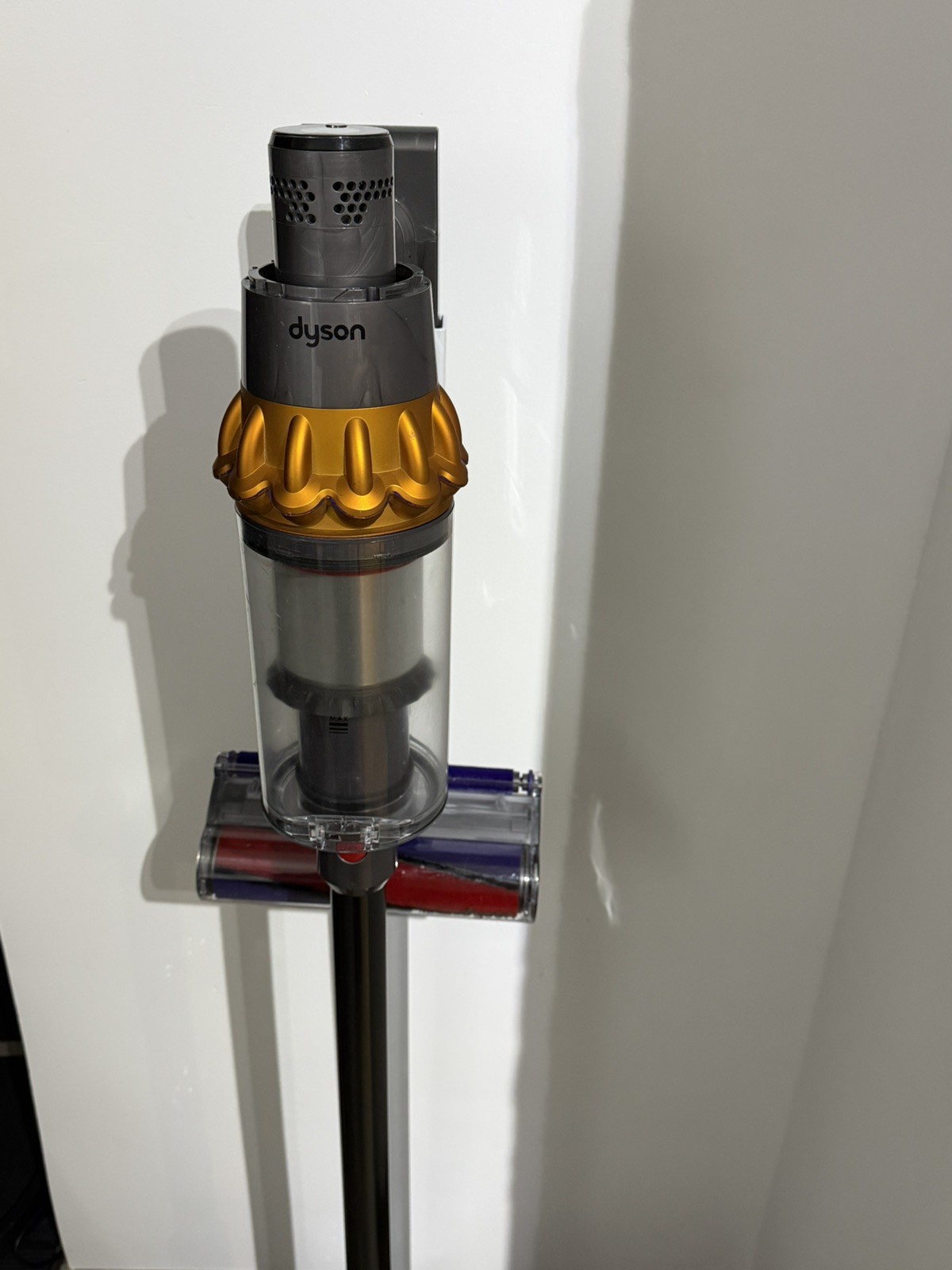 Dyson V15 Detect Absolute Cordless Vacuum Cleaner Very Good Condition with Stand