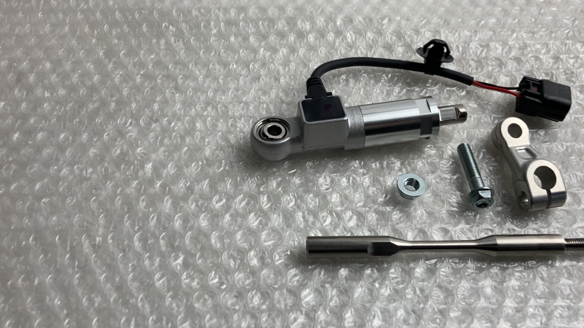cbr1000rr-r sc82 24年式　クイックシフター OEM Genuine HONDA 2020-2024 CBR1000RR-R SC82 08U73-MKR-D10 QUICK