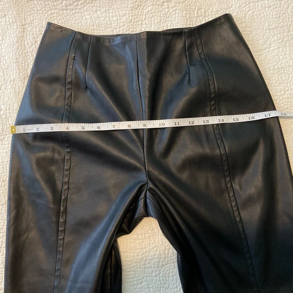 Calça alargadora We The Free 27 couro sintético bainha dividida em estilo boêmio preto - Imagem 4 de 4