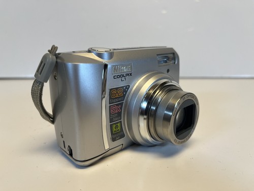 Nikon COOLPIX L1 6.2MP Digital Camera Silver Tested - With SD Card & Bag - Picture 4 of 10