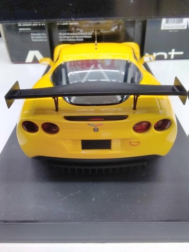 Autoart Yellow Chevrolet Corvette Plain Body Model - Used, Paint Chips - Picture 5 of 7