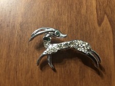 Lot of 5 brooches pins Deer Butterfly Shield Victorian looking attitude