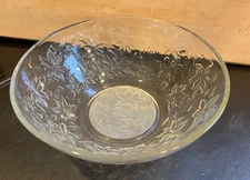 Princess House Fantasia 8.5" Serving Bowl Poinsettia Frosted Bottom