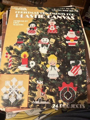 Vintage Plastic Canvas Leisure Arts Needlecraft Shop Leaflets Magazines Etc Lot