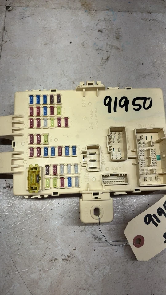 Caja de fusibles de cabina KIA SPORTAGE 16 Foto 2 de 4