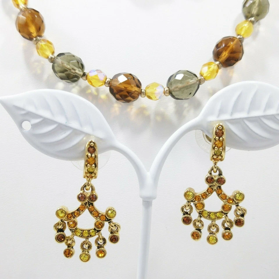 Collar y pendientes colgantes Joan Rivers con cuentas de vidrio verde topacio amarillo, años 90 Foto 2 de 4