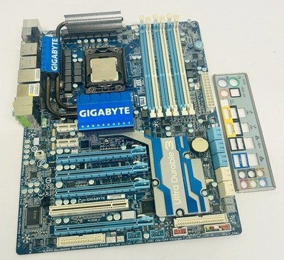 Gigabyte GA-X58A-UD5 REV: 2.0 Sockel 1366 Mainboard, i7-920 CPU & I/O Platte