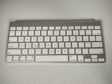 Apple A1314 Wireless Keyboard Silver MC184LL/B Untested Good Condition PARTS