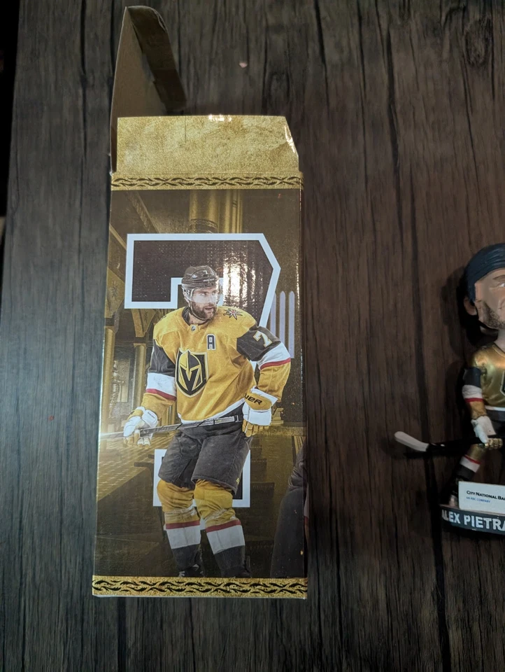 NHL Vegas Golden Knights Алекс Пьетранджело SGA промо качающаяся голова - Изображение 2 из 4
