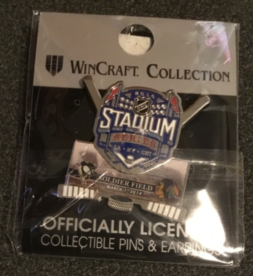 NHL STADIUM SERIES 2014 PITTSBURGH PENGUINS CHICAGO BLACKHAWKS Lapel