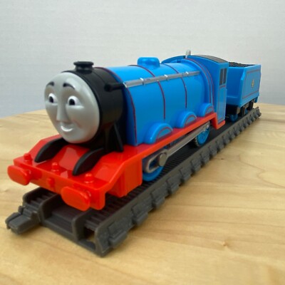 Thomas the Tank Engine Revolution Train Gordon mit Tender Fisher Price