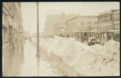 OR La Grande RPPC c.1930 HEAVY SNOW COVERED STREET SCENE Cars STORES One of Kind