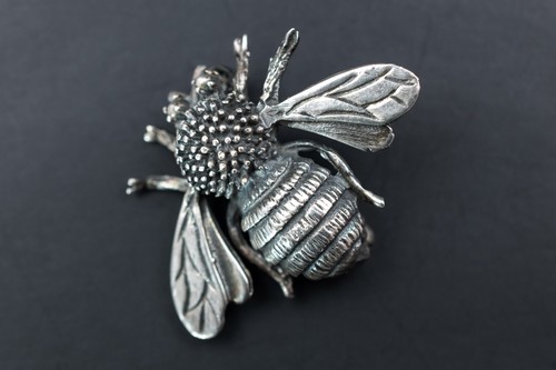 Bumble bee brooch, funny insect sterling silver jewelry, cute little animal pin - Picture 3 of 13