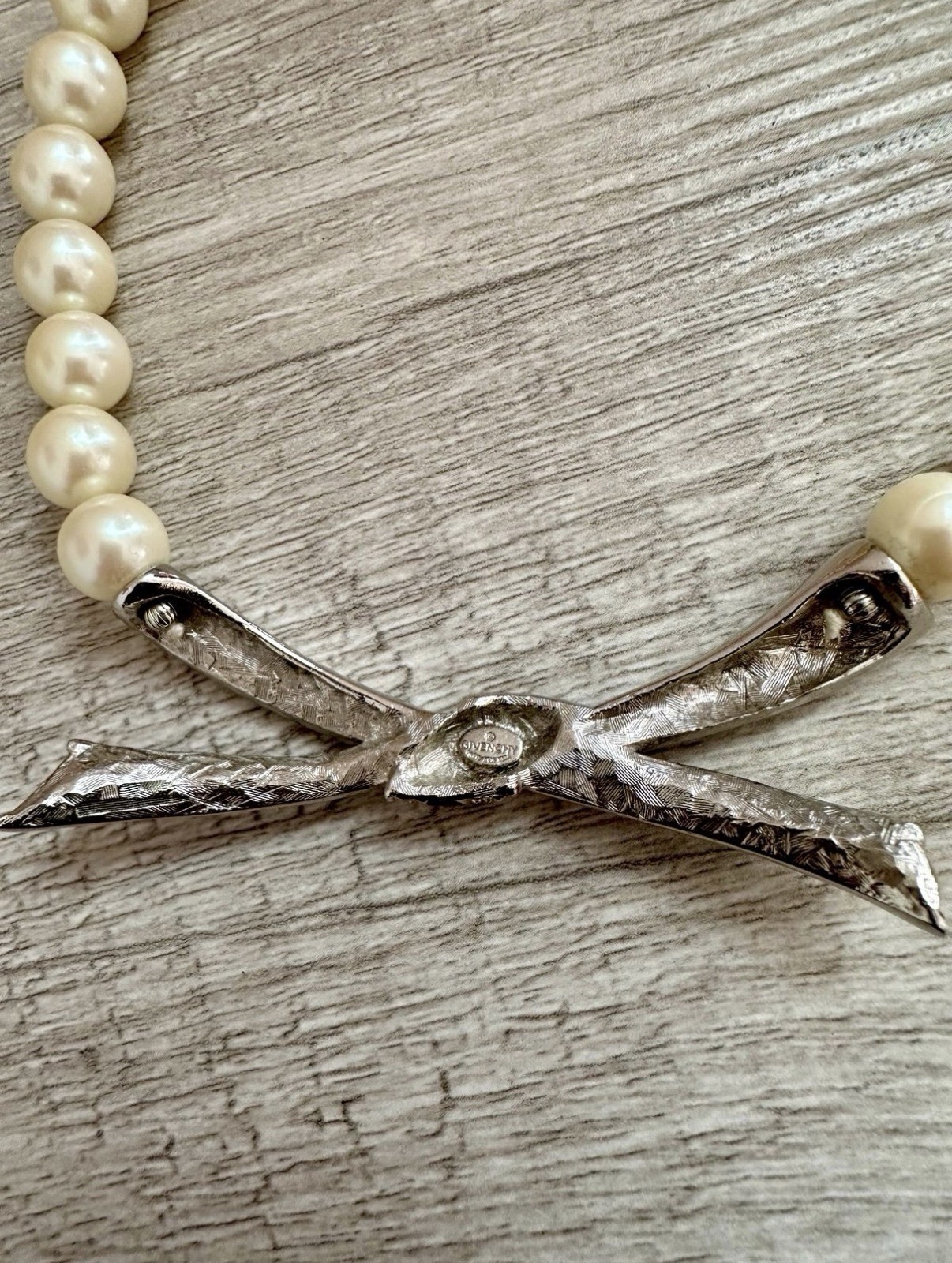 Givenchy Bow Statement Necklace Imitation Pearl C… - image 3