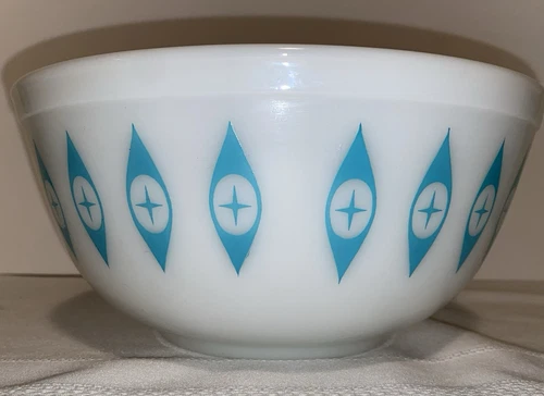 Vintage 1950s Unmarked Pyrex Atomic Eyes Pattern 2.5 Quart Bowl - Picture 4 of 14