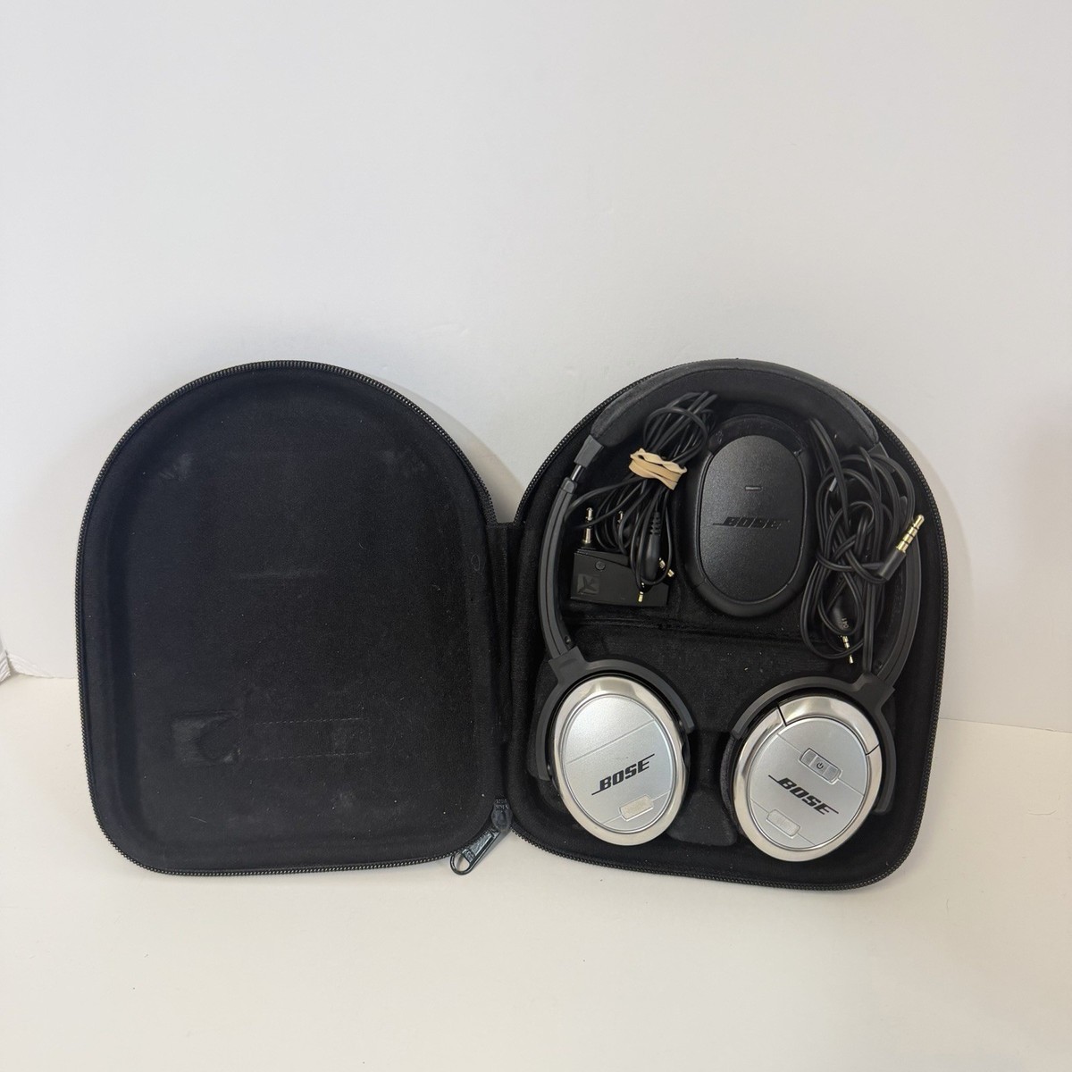 BOSE QC 3 QuietComfort 3 Acoustic Noise Cancelling W/Case Tested