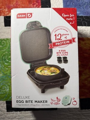 Dash Deluxe Fast Portable Egg Bite Maker with Silicone Molds DBBM450GBAQ08 Green