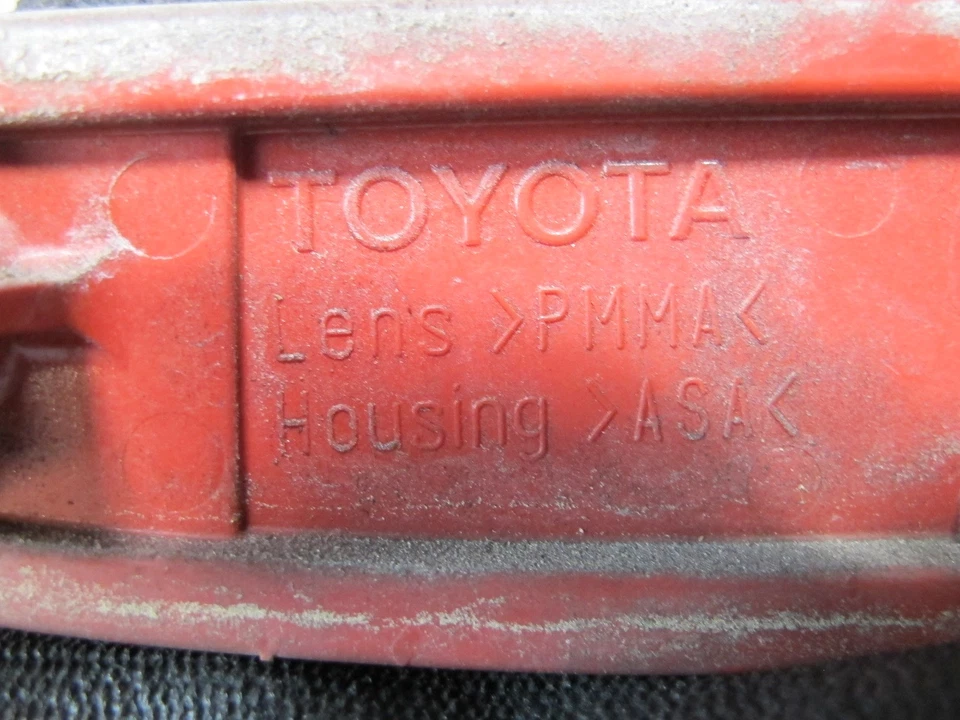 10-15 LEXUS IS350 IS250 CONVERTIBLE JUEGO DE 2 PARACHOQUES TRASERO LUZ MARCADORA LATERAL OEM Foto 4 de 4