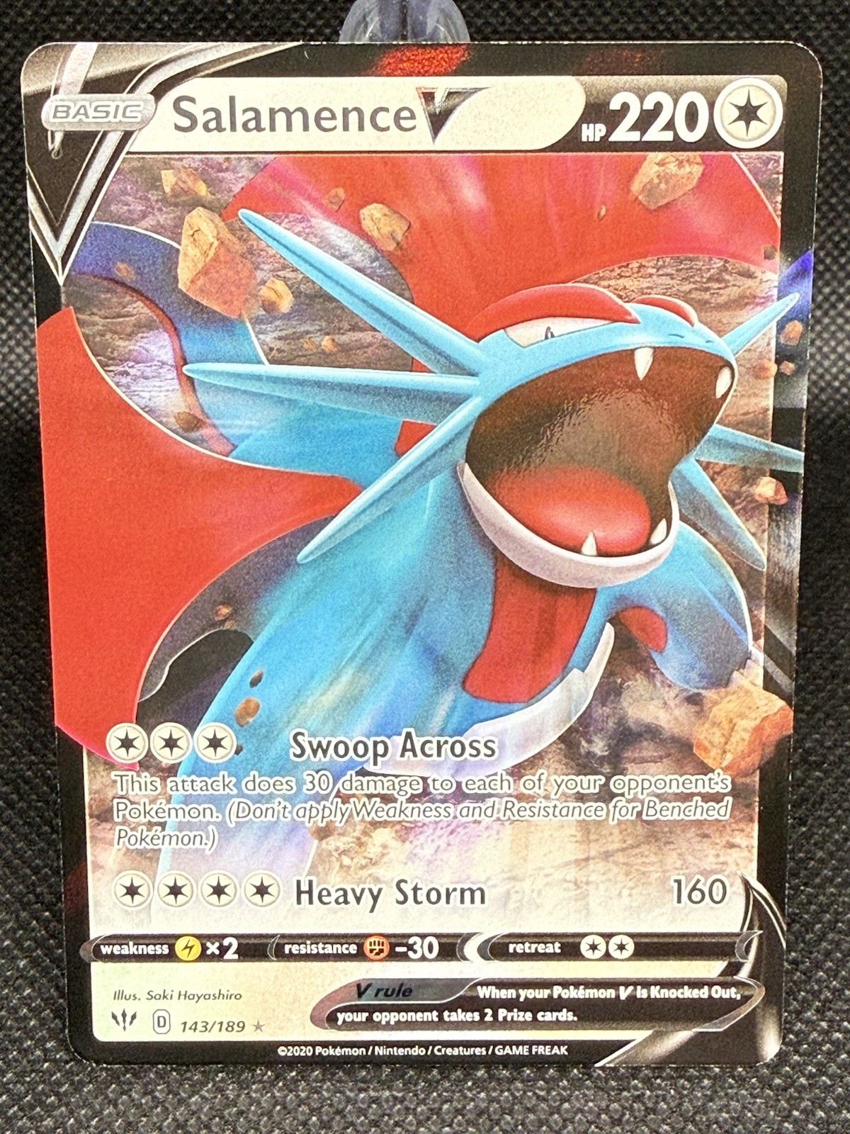 Pokémon TCG Salamence v Darkness Ablaze Holo Ultra Rare Card 143/189 -NM