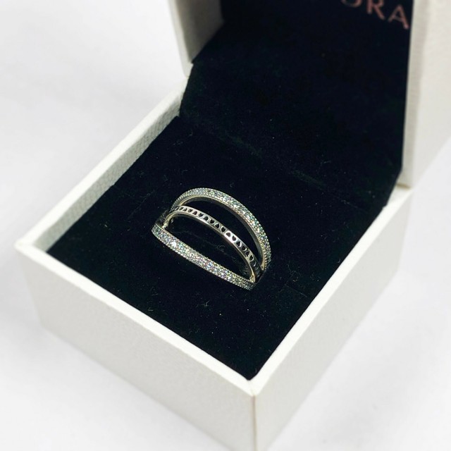 PANDORA Flipping Hearts of Pandora CZ Silver Ring (197404CZ) PANDORA Flipping Hearts of Pandora CZ Silver Ring (197404CZ)