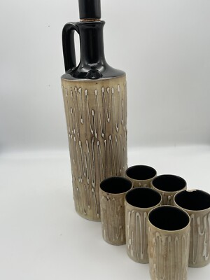 Masahiro Mori Hakusan Liquor Set Japan Porcelain with Abstract String Designs