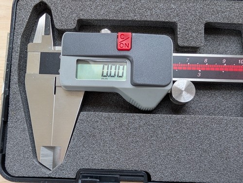 Standard Gage 00534004 Digital Caliper 0-8" Range, +/-0.0015" Accuracy, 0.0005" - Picture 3 of 4