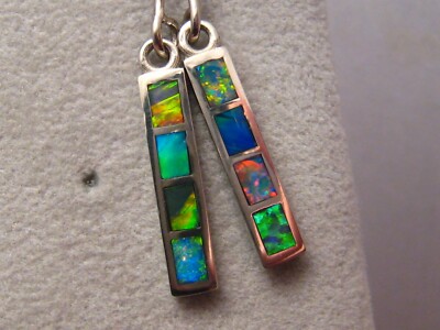 Ohrhänger schwarzer Opal, massiv 14 Karat Weißgold, brillante Edelsteinfarbe