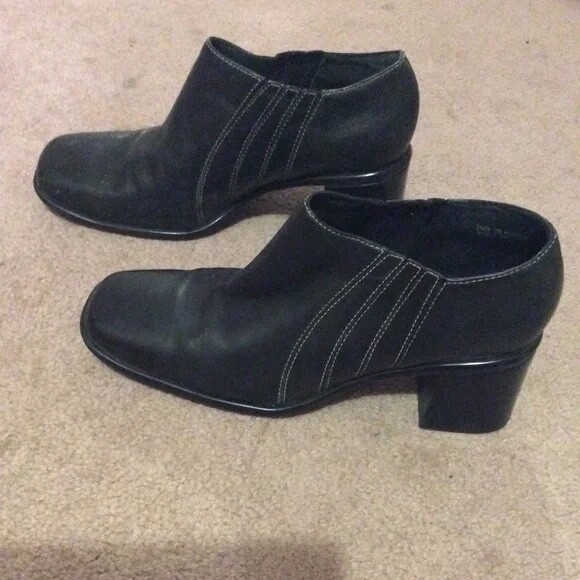 Comfortable Classic Leather CLARKS Block Heel Mid… - image 8