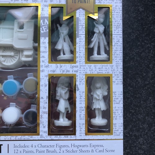 Harry Potter Hogwarts Express Model Paint Set, Create Your Own Magical Train New - Picture 3 of 12
