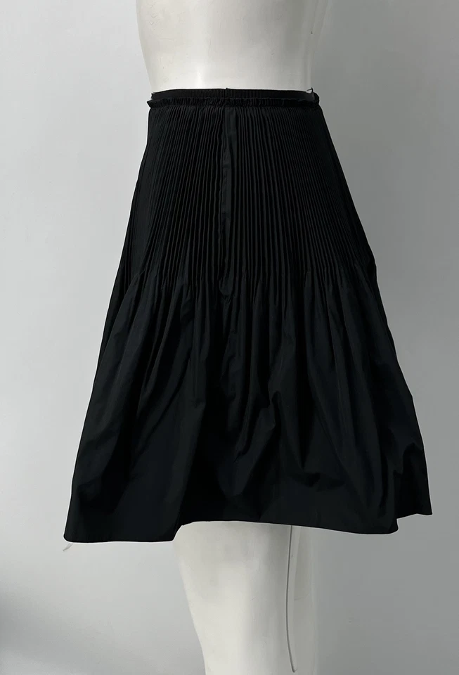 Minifalda roja Valentino negra facón tafetán crujiente talla 40 Foto 3 de 4