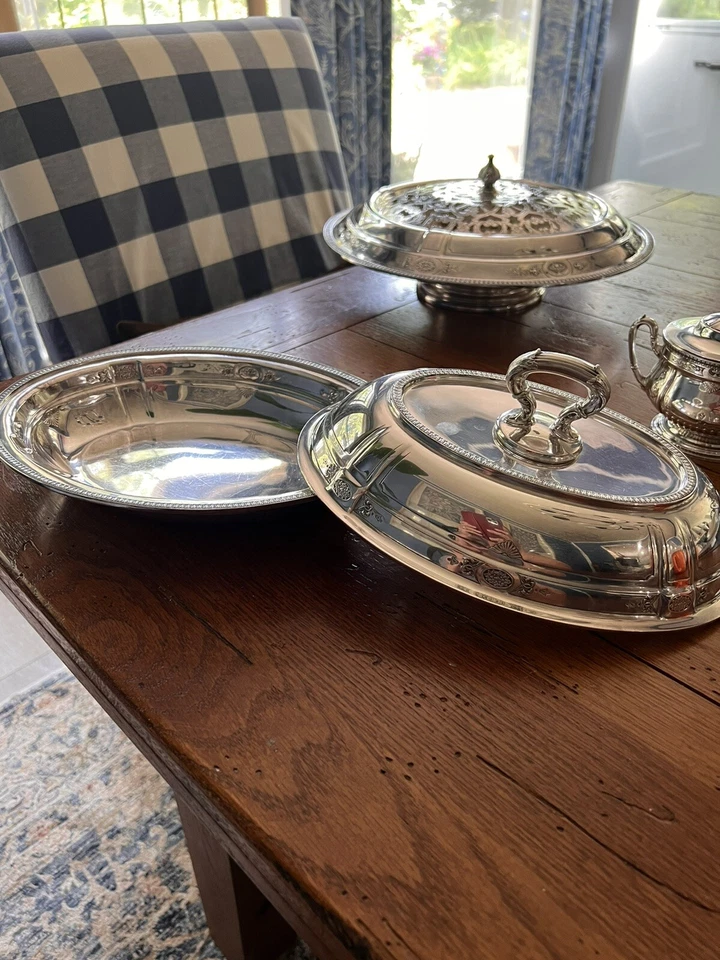 Tigela de servir oval design Reed and Barton Sir Galahad com tampa banhada a prata #4072 - Imagem 4 de 4