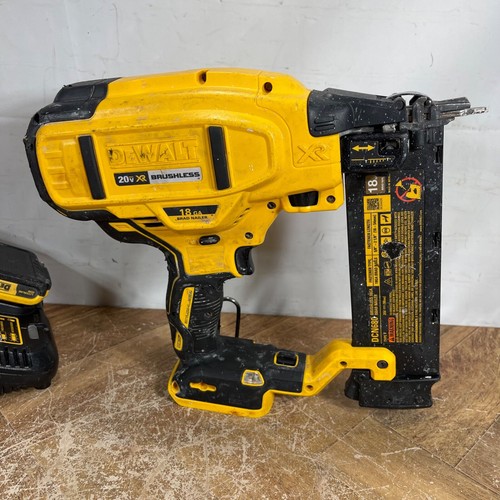DEWALT DCN680 20V MAX XR Kit de clavadora Brad inalámbrica calibre 18 de iones de litio - Imagen 11 de 19