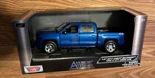 2017 Chevrolet Silverado 1500 LT Z71 - Blue 1:27 Scale Model - Motormax 79348BL
