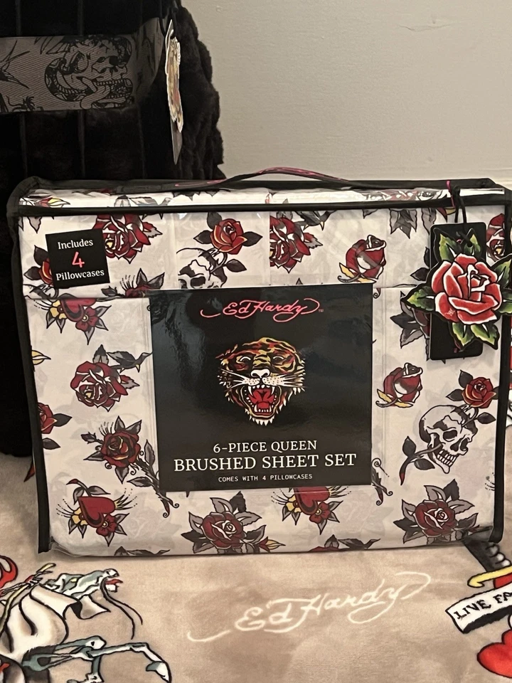 Edredón Ed Hardy Negro Imitación Piel Queen y Juego de Cama 6 Piezas Calavera Rosas Corazones Blanco/Rojo Foto 3 de 4