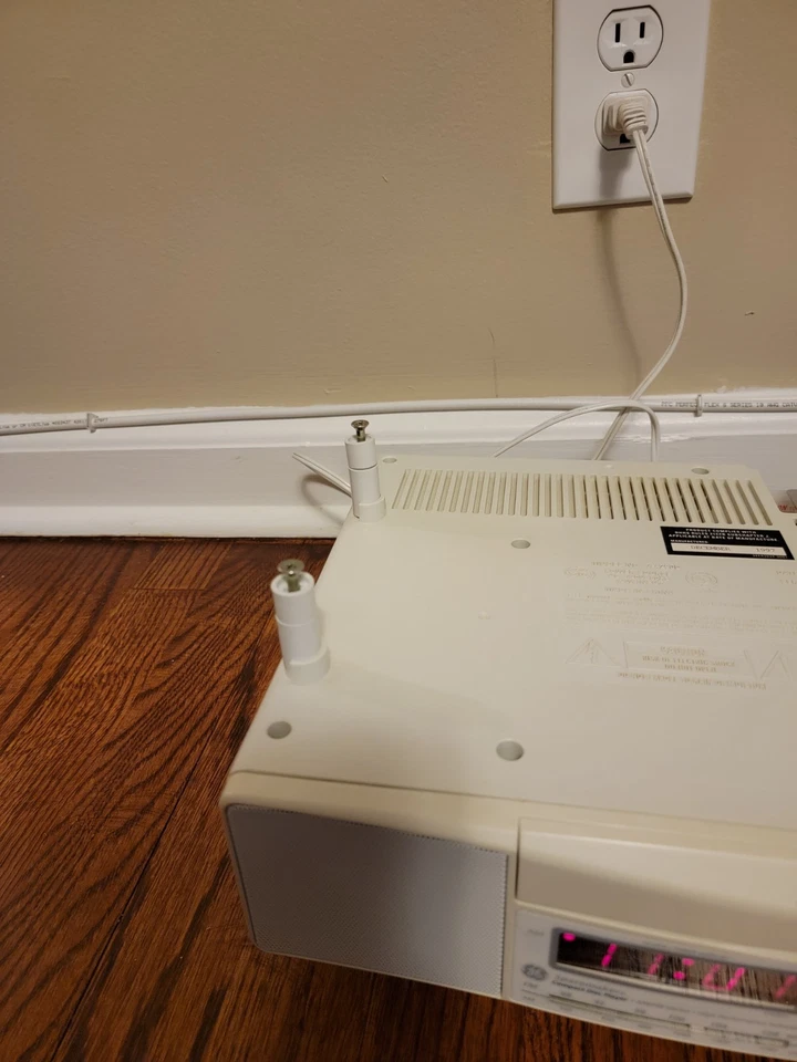 GE Spacemaker Undercabinet AM FM Radio CD Player Clock Light Model 7-4290D, READ - Image 3 of 4