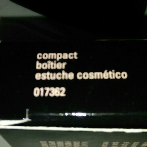 Estuche de maquillaje compacto Mary Kay #017362 con cierre magnético negro sin llenar - Imagen 5 de 5
