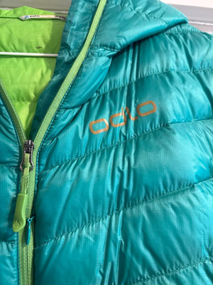 Odlo Daunenjacke grün mit Kapuze, Gr. S